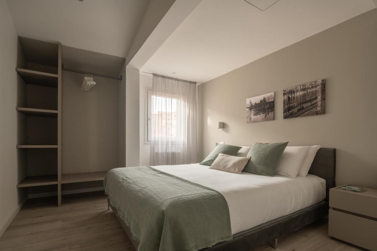 Sant'Aponal Cozy Apartment With Balcony R&R Veneţia Exterior foto