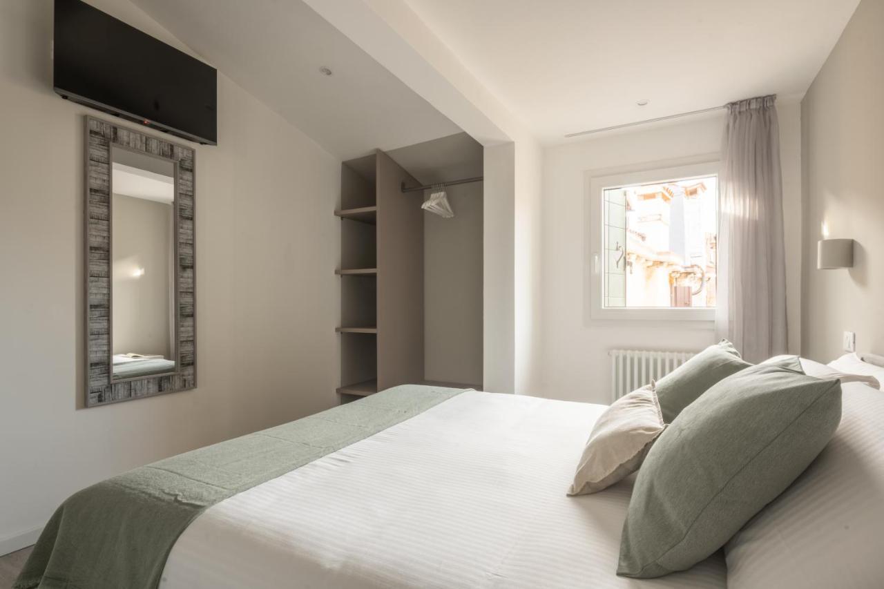 Sant'Aponal Cozy Apartment With Balcony R&R Veneţia Exterior foto