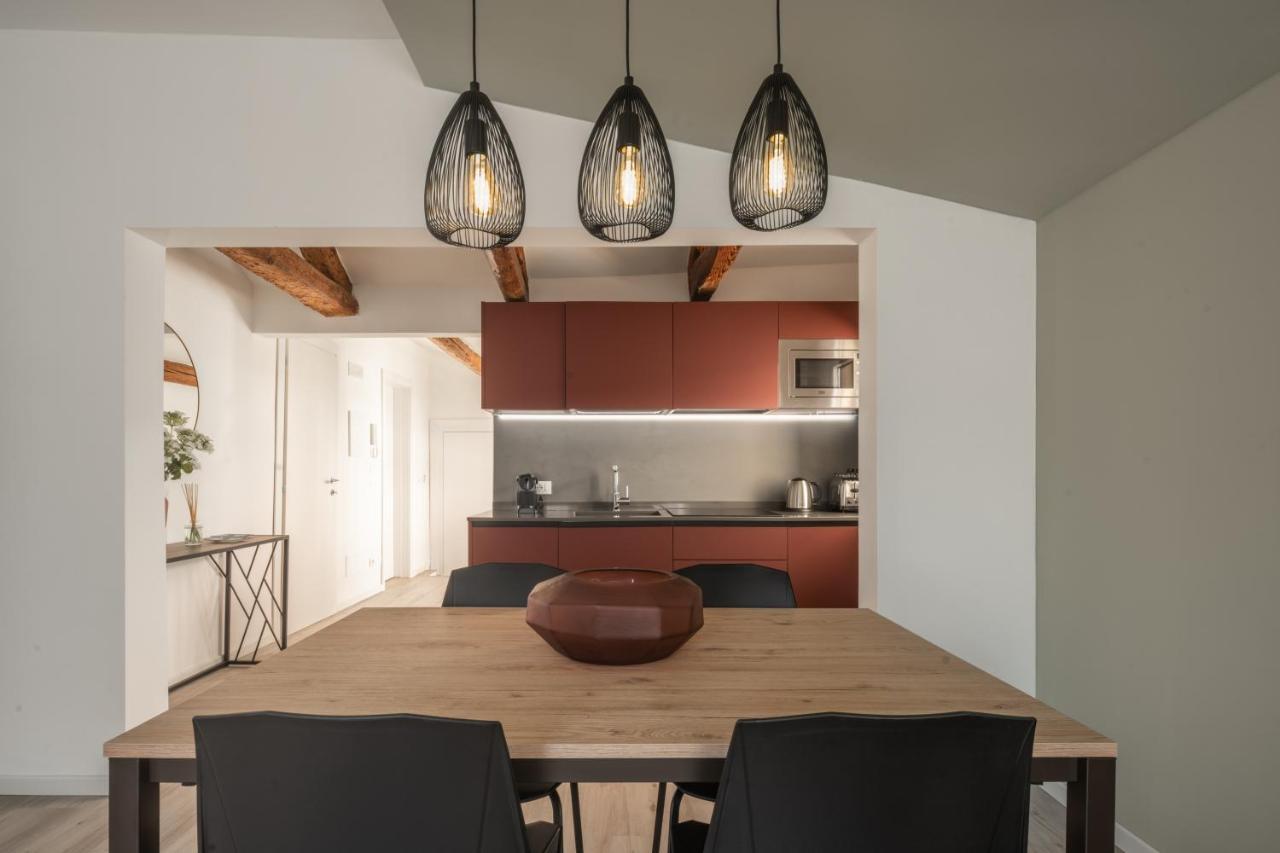Sant'Aponal Cozy Apartment With Balcony R&R Veneţia Exterior foto