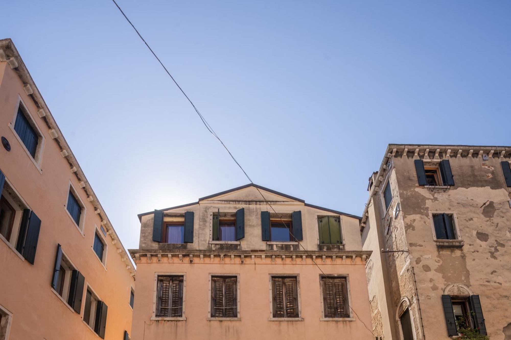 Sant'Aponal Cozy Apartment With Balcony R&R Veneţia Exterior foto