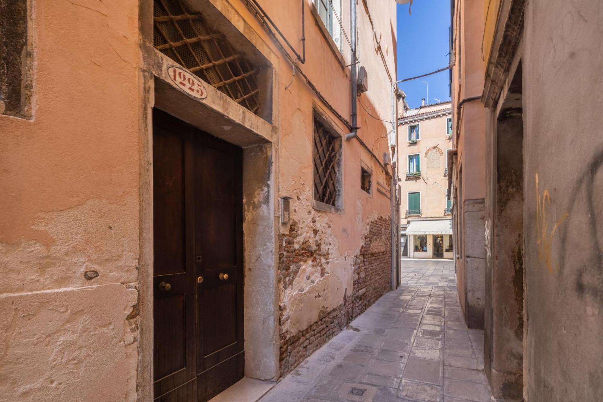 Sant'Aponal Cozy Apartment With Balcony R&R Veneţia Exterior foto